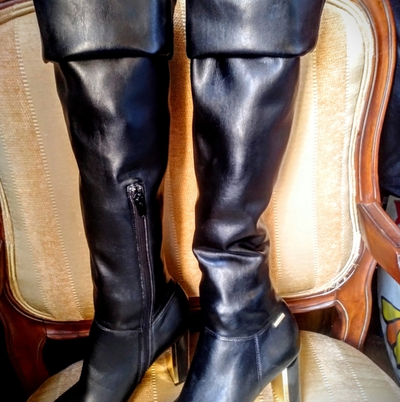 Calvin Klein Pammie Black Leather Boots - Picture 2 of 6